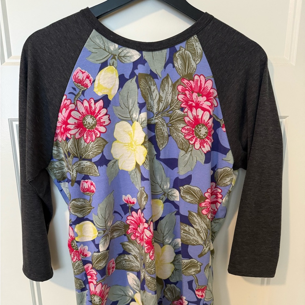 LuLaRoe Randy Shirt (medium)